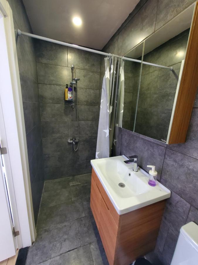 Private Room Near Istanbul Airport Arnavutkoy Стая снимка